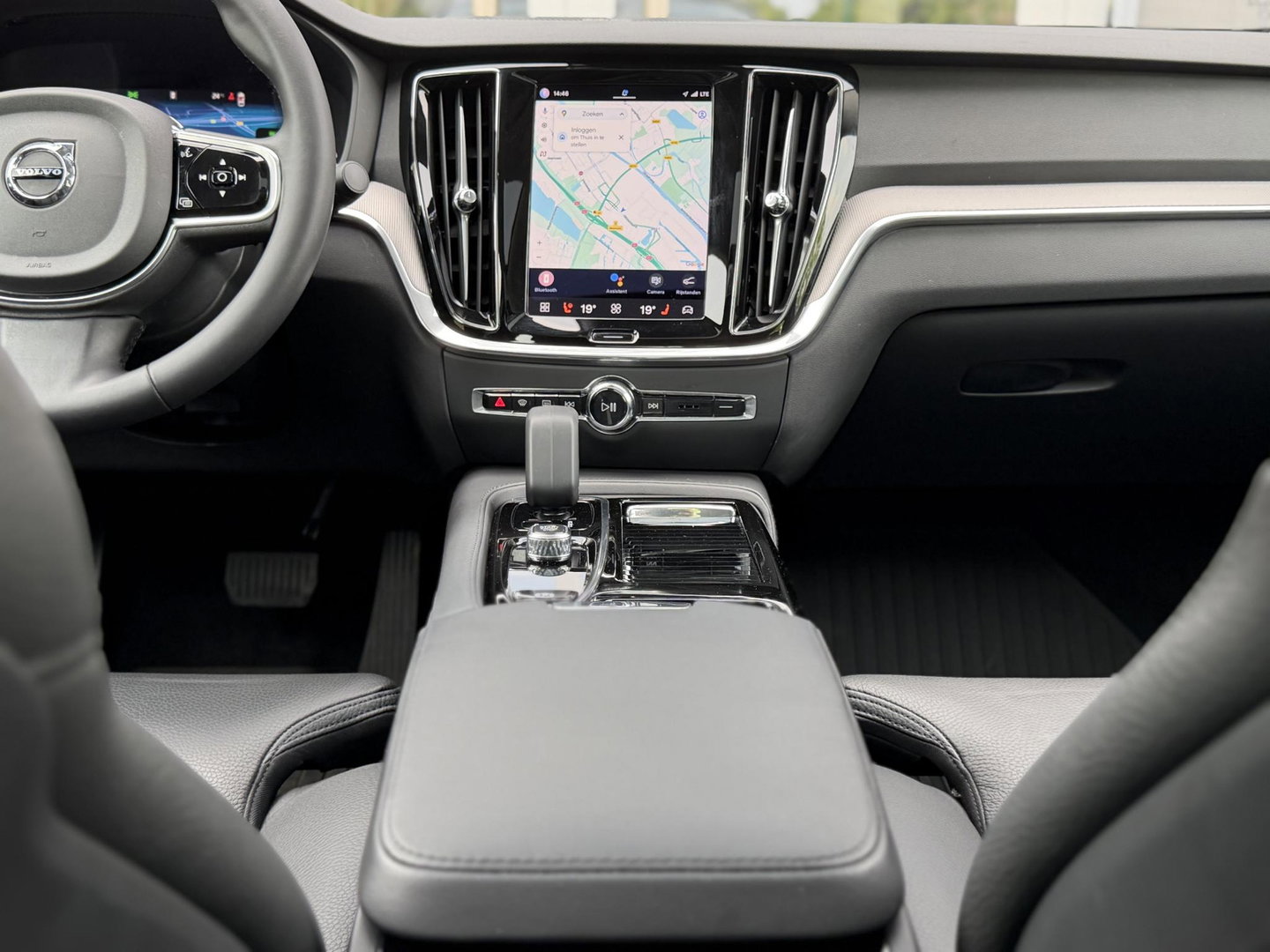 Volvo S60 2.0 Recharge T8 AWD 455PK Plus Bright |Schuif/kantel dak|H/K|360Cam|AutoPilot