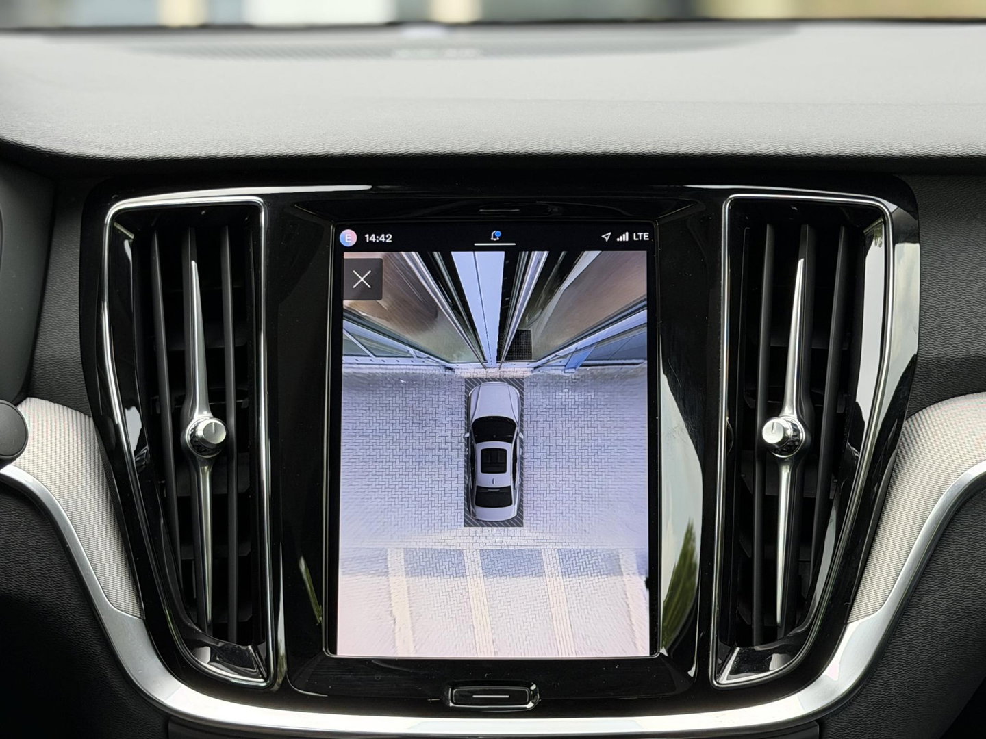 Volvo S60 2.0 Recharge T8 AWD 455PK Plus Bright |Schuif/kantel dak|H/K|360Cam|AutoPilot