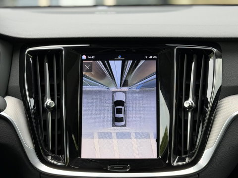 Volvo S60 2.0 Recharge T8 AWD 455PK Plus Bright |Schuif/kantel dak|H/K|360Cam|AutoPilot
