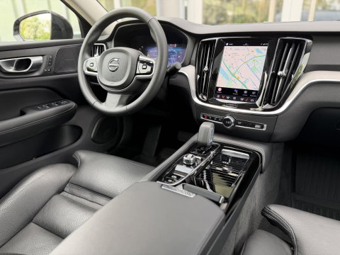 Volvo S60 2.0 Recharge T8 AWD 455PK Plus Bright |Schuif/kantel dak|H/K|360Cam|AutoPilot