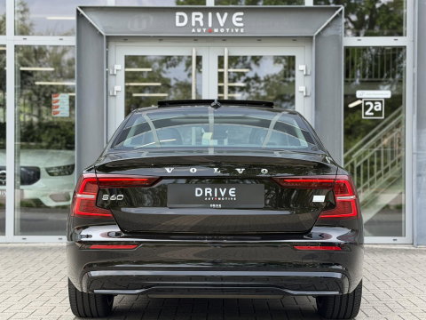 Volvo S60 2.0 Recharge T8 AWD 455PK Plus Bright |Schuif/kantel dak|H/K|360Cam|AutoPilot