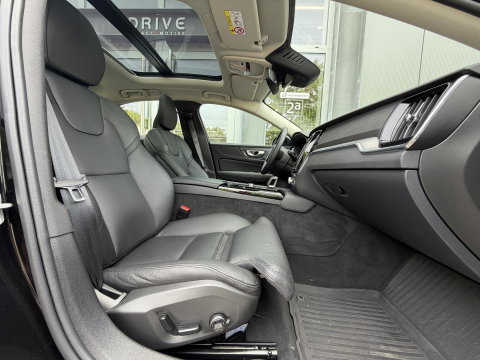 Volvo S60 2.0 Recharge T8 AWD 455PK Plus Bright |Schuif/kantel dak|H/K|360Cam|AutoPilot