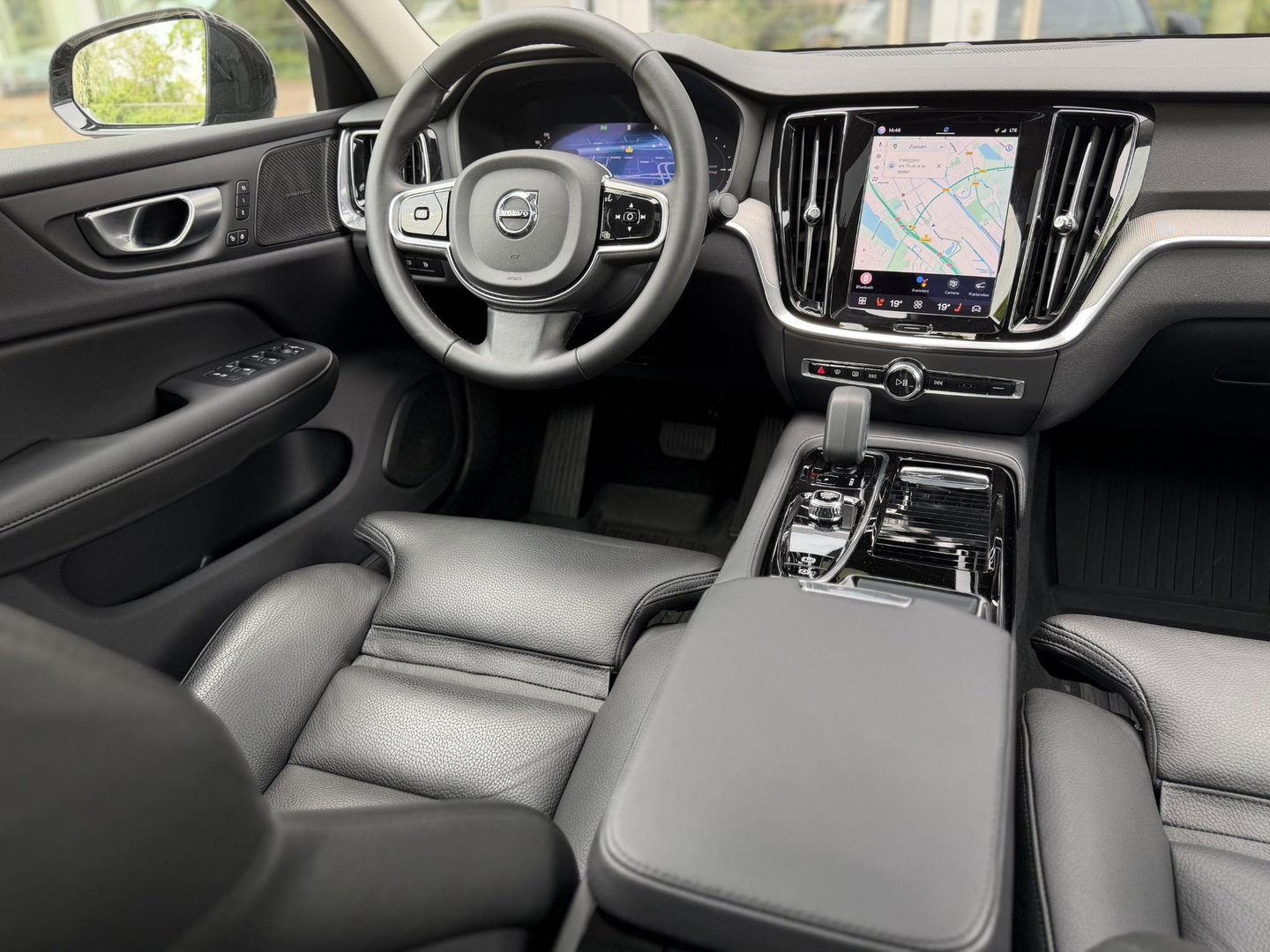 Volvo S60 2.0 Recharge T8 AWD 455PK Plus Bright |Schuif/kantel dak|H/K|360Cam|AutoPilot
