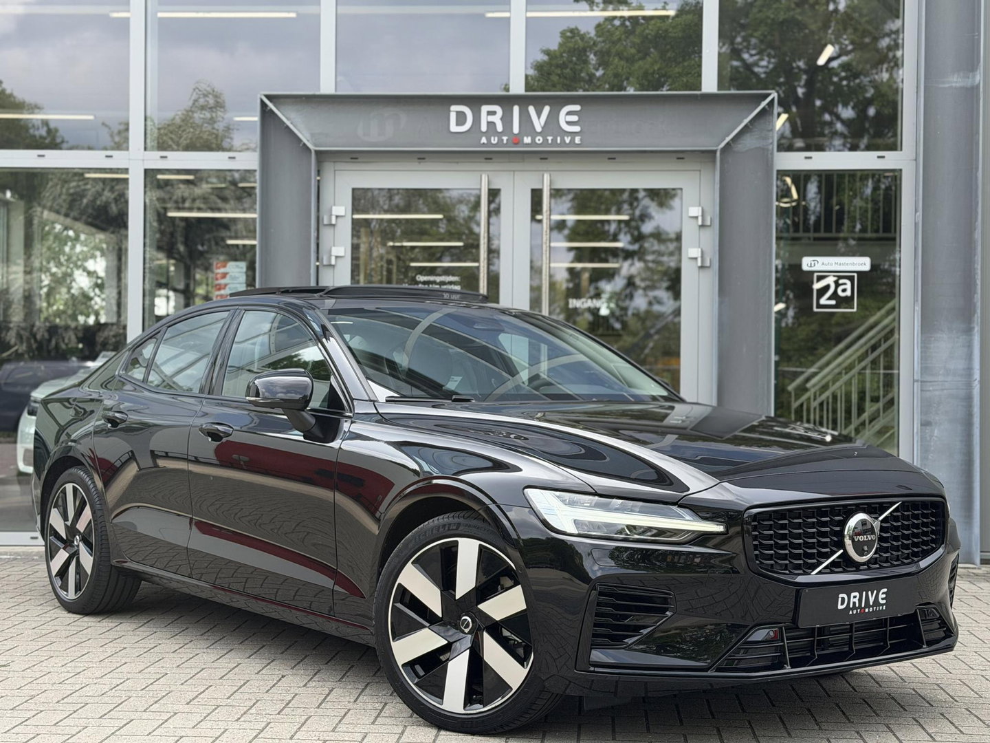 Volvo S60 2.0 Recharge T8 AWD 455PK Plus Bright |Schuif/kantel dak|H/K|360Cam|AutoPilot
