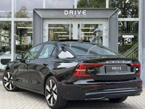Volvo S60 2.0 Recharge T8 AWD 455PK Plus Bright |Schuif/kantel dak|H/K|360Cam|AutoPilot