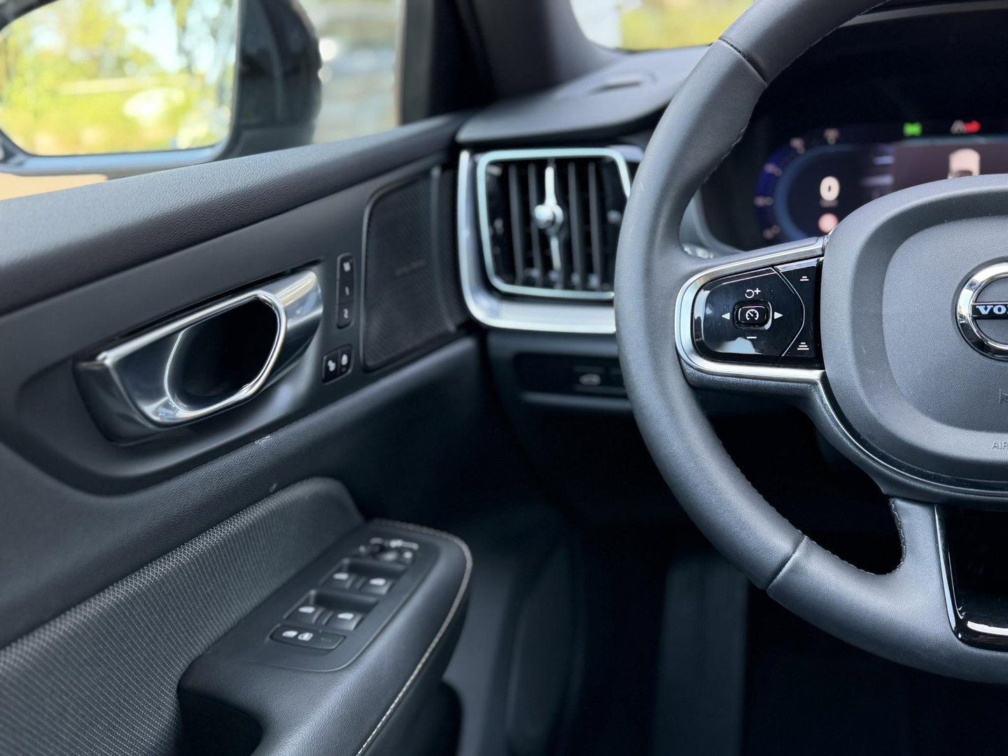 Volvo V60 2.0 T6 Plug-in hybrid 350Pk AWD Plus Dark Long Range|Pano|H/K|360Cam|Pilot|Trekhaak