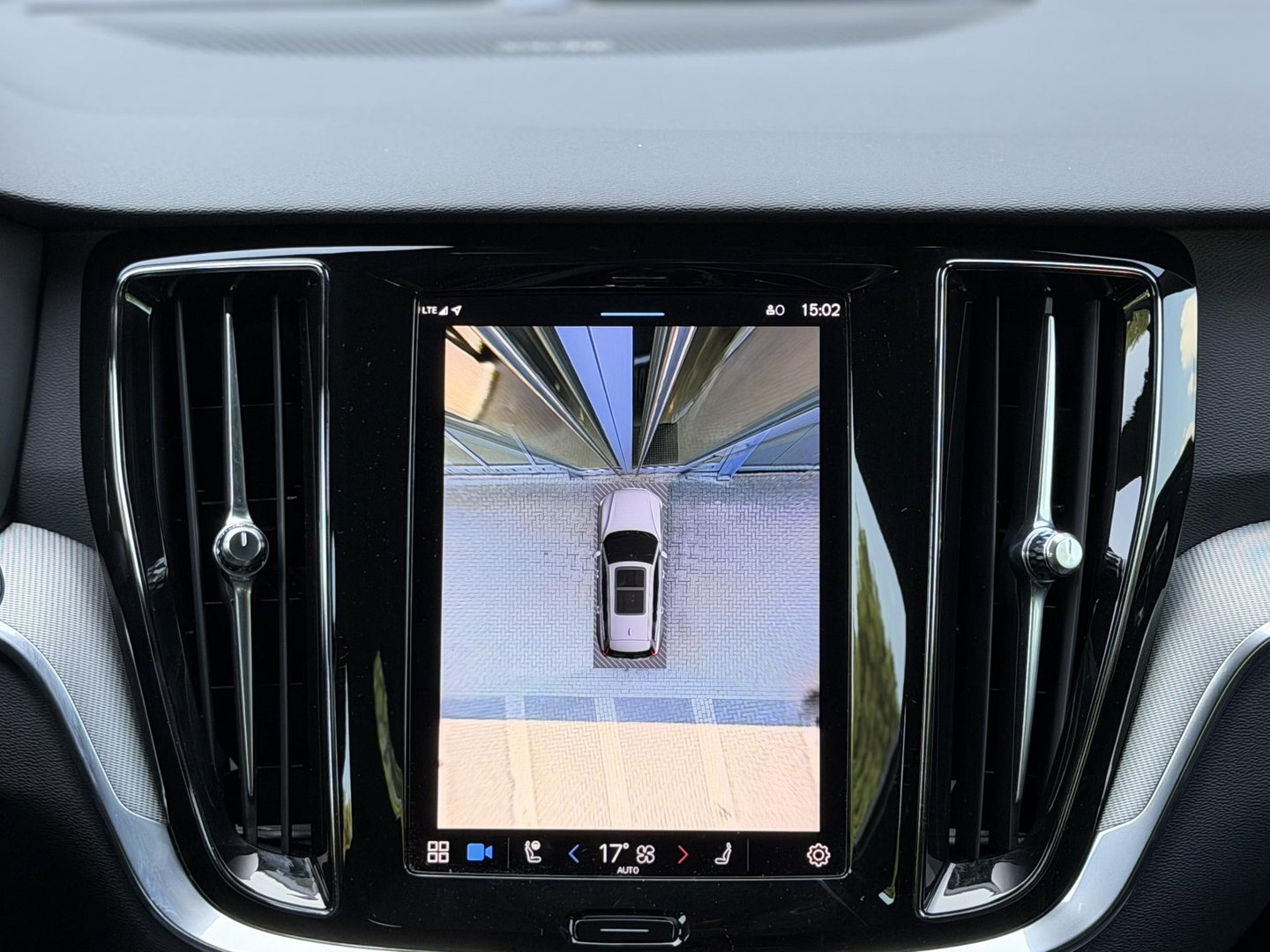 Volvo V60 2.0 T6 Plug-in hybrid 350Pk AWD Plus Dark Long Range|Pano|H/K|360Cam|Pilot|Trekhaak