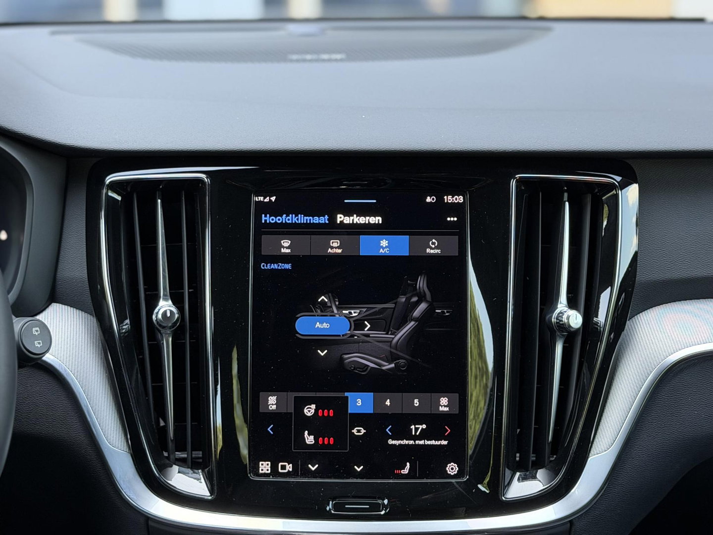 Volvo V60 2.0 T6 Plug-in hybrid 350Pk AWD Plus Dark Long Range|Pano|H/K|360Cam|Pilot|Trekhaak