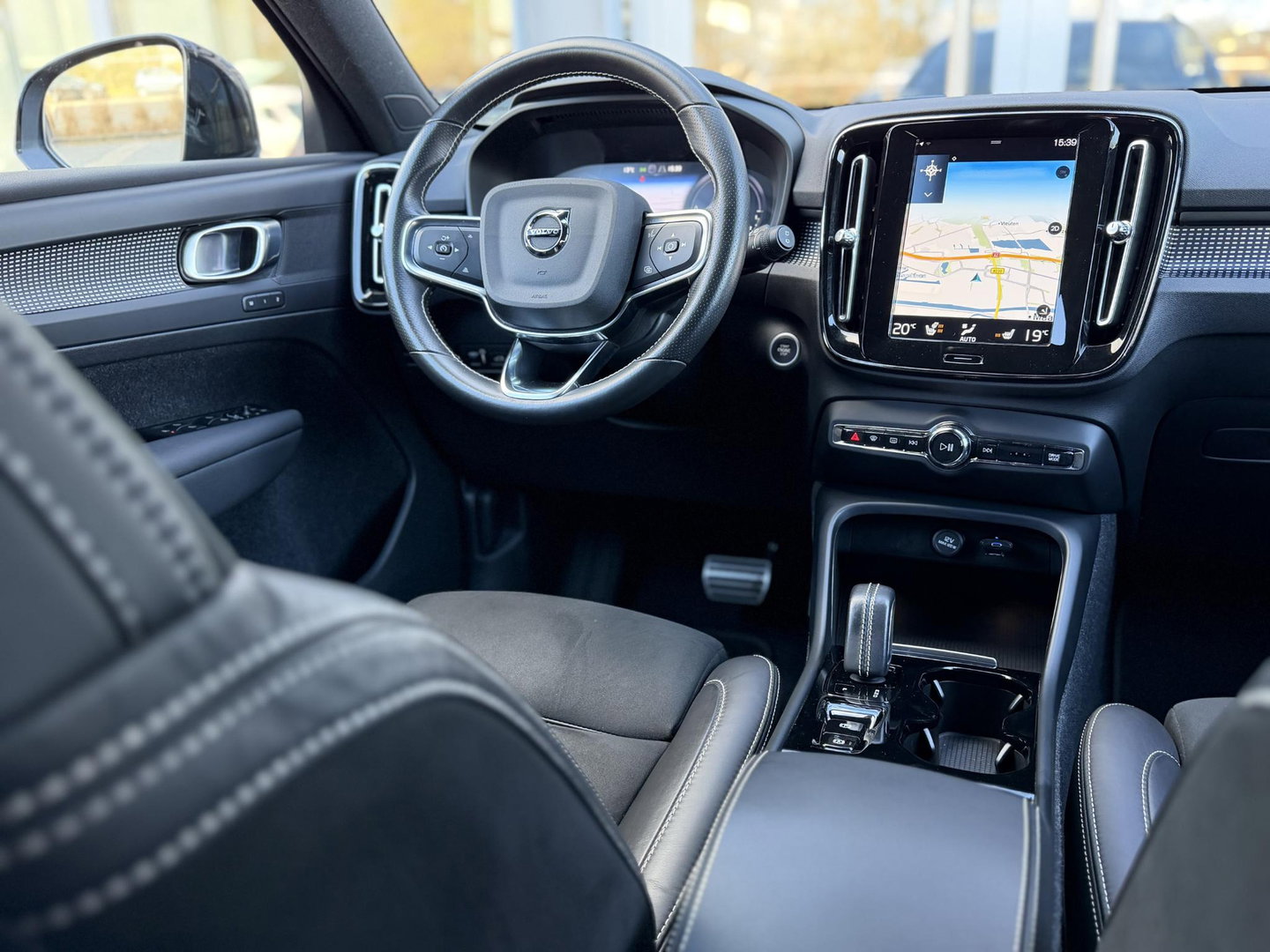 Volvo XC40 1.5 T4 210PK Recharge R-Design Memory|Cam|Winterpakket|Trekhaak