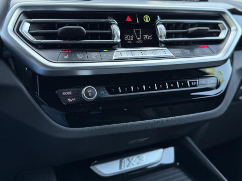 BMW iX3 High Executive 80 kWh M-Sport |Pano|H/K|Laser|360Cam|20"|SOH96%|SOPHISTOGRAU