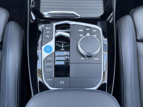 BMW iX3 High Executive 80 kWh M-Sport |Pano|H/K|Laser|360Cam|20"|SOH96%|SOPHISTOGRAU