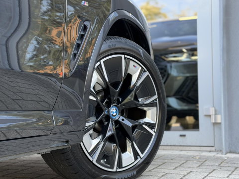 BMW iX3 High Executive 80 kWh M-Sport |Pano|H/K|Laser|360Cam|20"|SOH96%|SOPHISTOGRAU