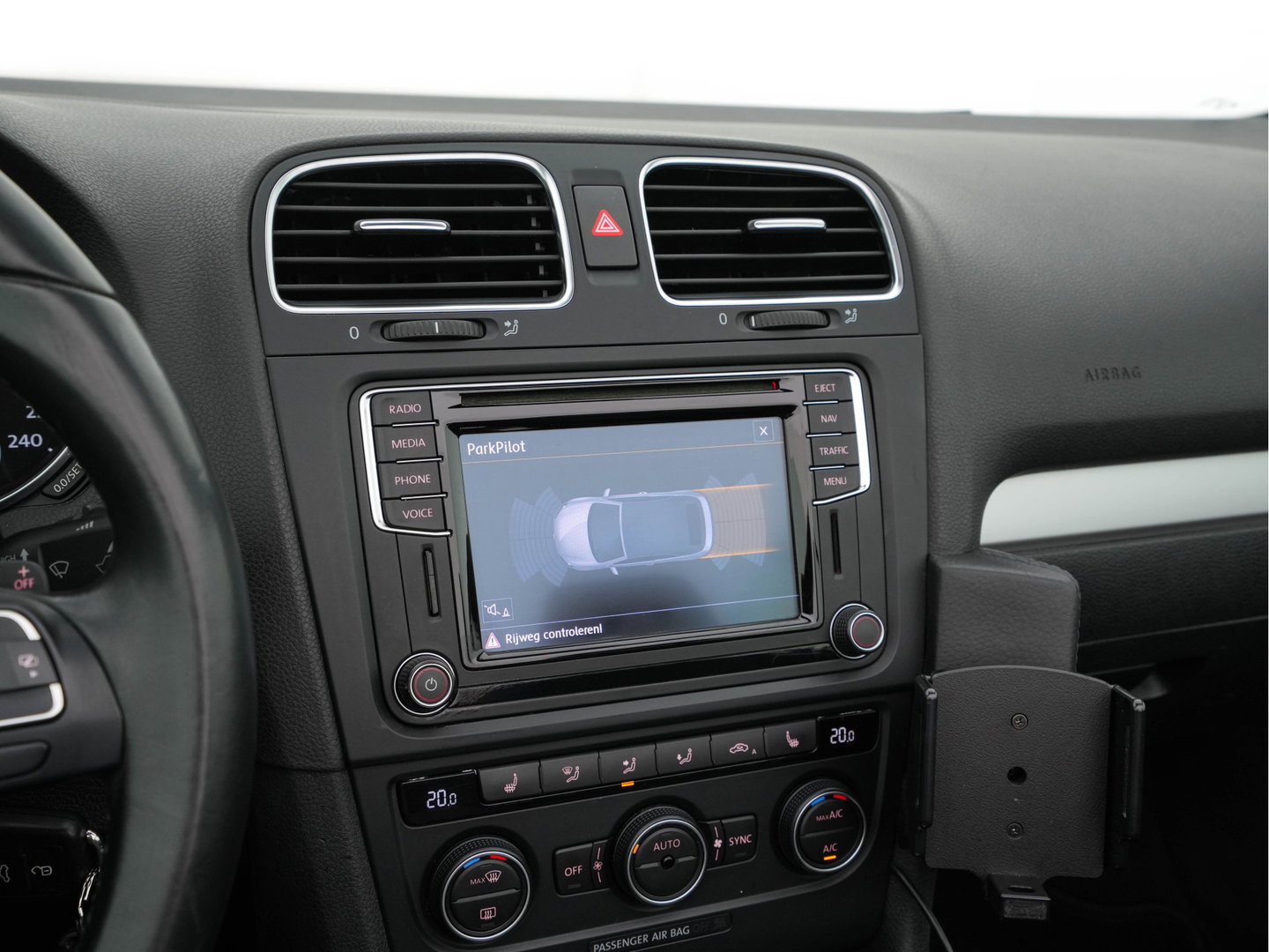 Volkswagen Golf Cabriolet 2.0 TDI Bluemotion Aut. *NAVI-FULLMAP | HEATED-COMFORTSEATS | SHIFTPADDLES | ECC | PARKPILOT | CRUISE | 16''ALU*