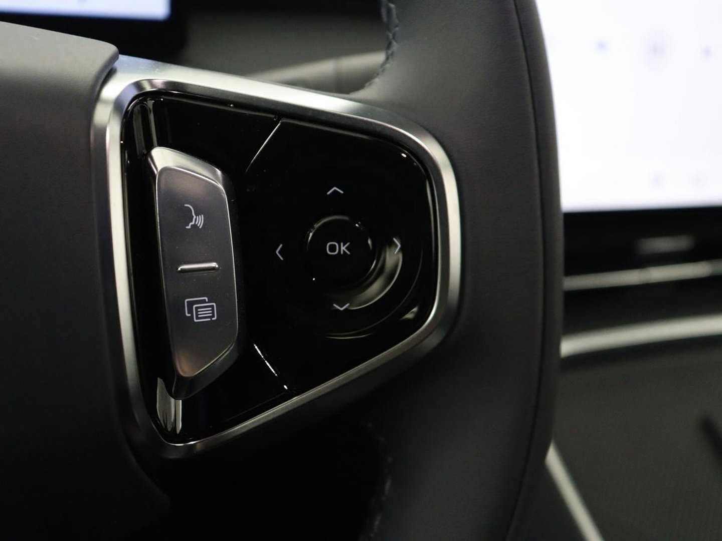 GEELY Starray EM-i 1.5 Pro | Leder | Adaptive cruise | Carplay | Full LED | Dodehoek detectie | 360 camera | DAB |