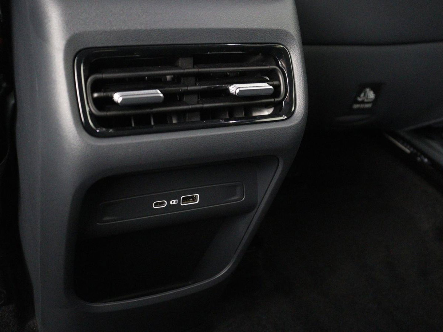 GEELY Starray EM-i 1.5 Pro | Leder | Adaptive cruise | Carplay | Full LED | Dodehoek detectie | 360 camera | DAB |