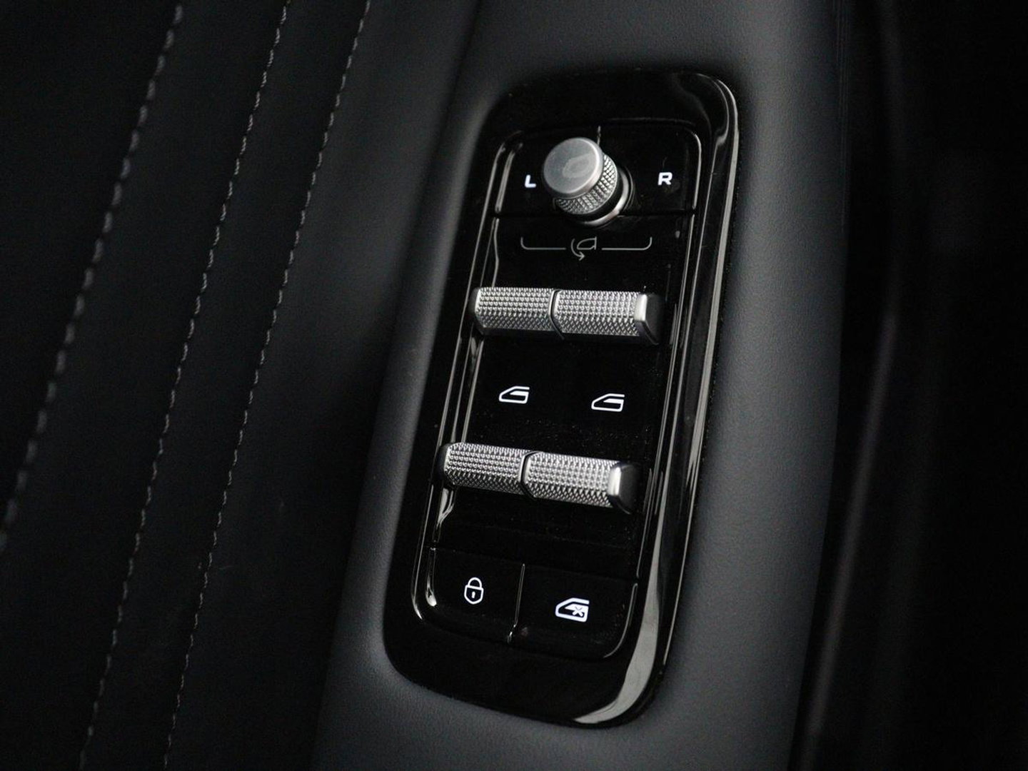 GEELY Starray EM-i 1.5 Pro | Leder | Adaptive cruise | Carplay | Full LED | Dodehoek detectie | 360 camera | DAB |
