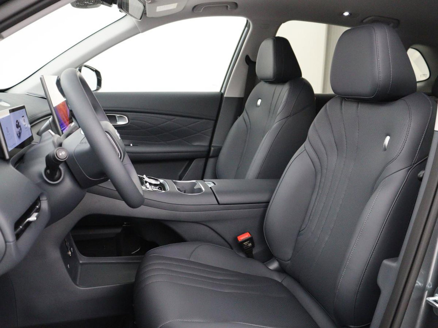 GEELY Starray EM-i 1.5 Pro | Leder | Adaptive cruise | Carplay | Full LED | Dodehoek detectie | 360 camera | DAB |