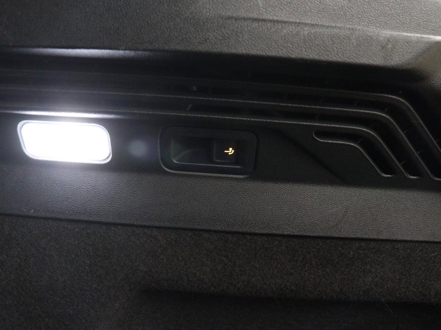Volkswagen ID.5 GTX 77 kWh | SOH 90,1% | Half leder | Stuur/stoelverwarming | Carplay | Sfeerverlichting | Adaptive cruise | Climate control | Camera | Park assist |