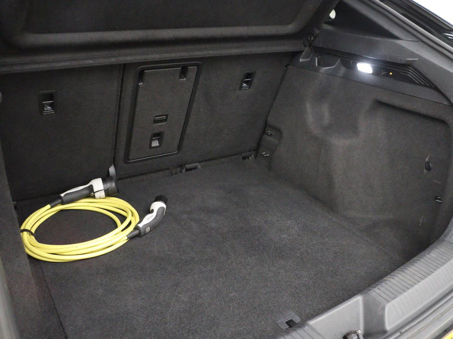 Volkswagen ID.5 GTX 77 kWh | SOH 90,1% | Half leder | Stuur/stoelverwarming | Carplay | Sfeerverlichting | Adaptive cruise | Climate control | Camera | Park assist |