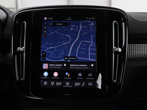 Volvo XC40 Recharge P8 AWD R-Design | SOH 97.1% | Trekhaak | Panoramadak | Leder/alcantara | Stuur/stoel verwarming | Park assit | Carplay |