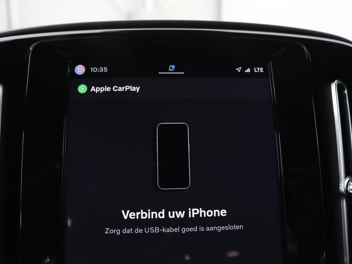 Volvo XC40 Recharge P8 AWD R-Design | SOH 97.1% | Trekhaak | Panoramadak | Leder/alcantara | Stuur/stoel verwarming | Park assit | Carplay |