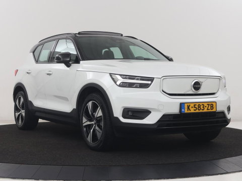 Volvo XC40 Recharge P8 AWD R-Design | SOH 97.1% | Trekhaak | Panoramadak | Leder/alcantara | Stuur/stoel verwarming | Park assit | Carplay |