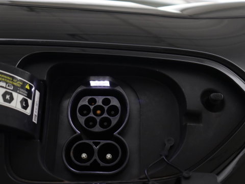 Kia e-Niro DynamicPlusLine 64 kWh | SOH 95.2% | Panoramadak | Half Leder | Adaptive cruise | Stuur/stoel verwarming | Camera | Park assist | Carplay | Climate control | Virtual dashboard | Full LED |