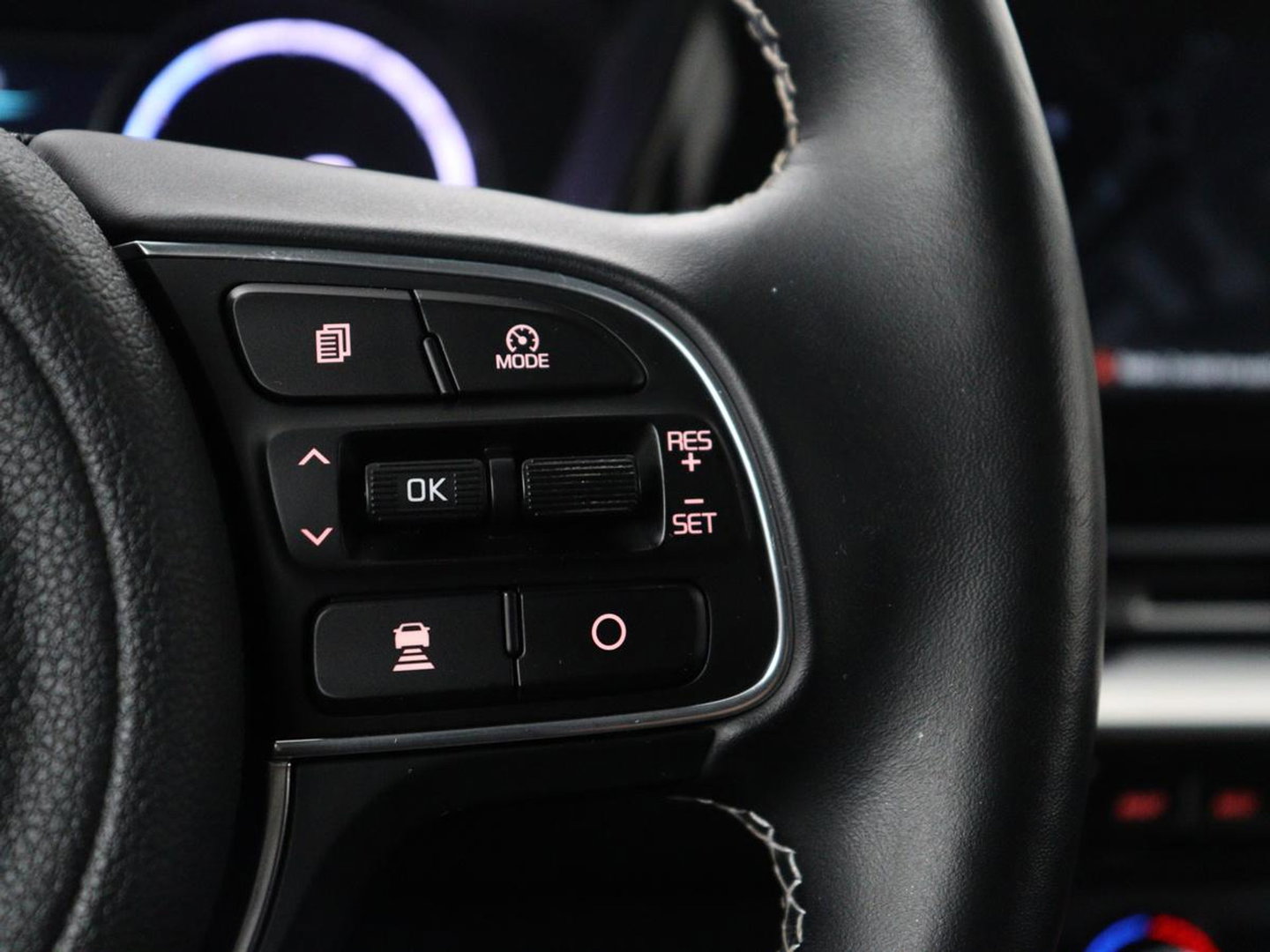 Kia e-Niro DynamicPlusLine 64 kWh | SOH 95.2% | Panoramadak | Half Leder | Adaptive cruise | Stuur/stoel verwarming | Camera | Park assist | Carplay | Climate control | Virtual dashboard | Full LED |