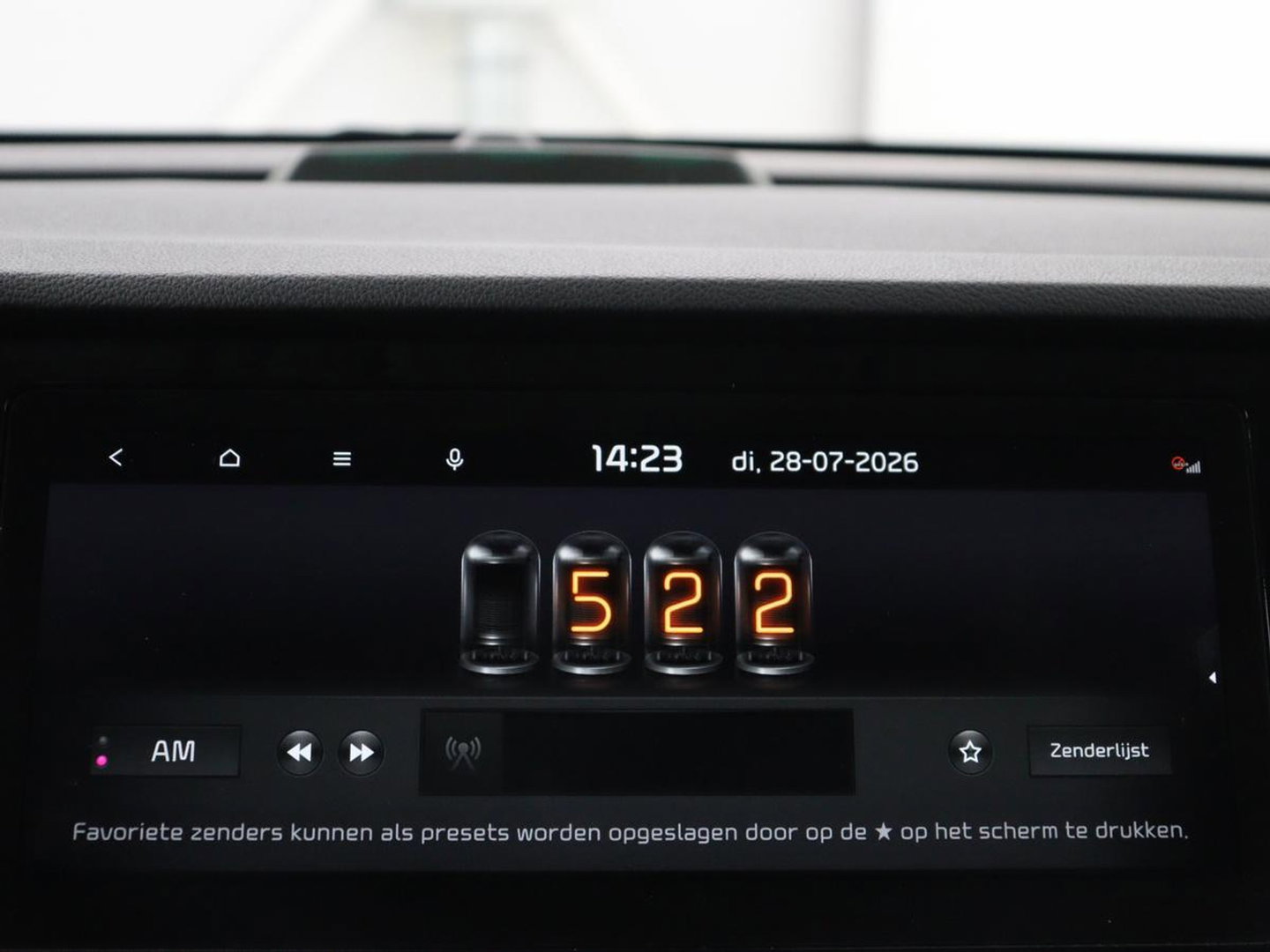 Kia e-Niro DynamicPlusLine 64 kWh | SOH 95.2% | Panoramadak | Half Leder | Adaptive cruise | Stuur/stoel verwarming | Camera | Park assist | Carplay | Climate control | Virtual dashboard | Full LED |