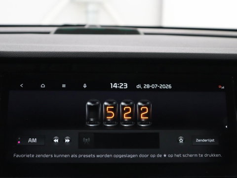 Kia e-Niro DynamicPlusLine 64 kWh | SOH 95.2% | Panoramadak | Half Leder | Adaptive cruise | Stuur/stoel verwarming | Camera | Park assist | Carplay | Climate control | Virtual dashboard | Full LED |