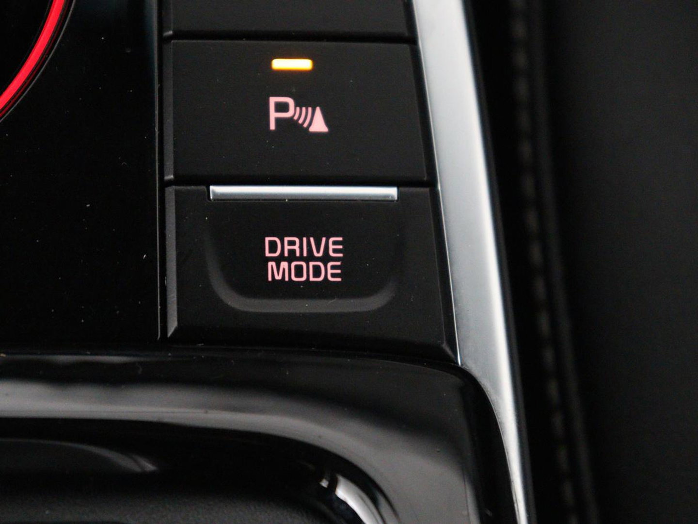 Kia e-Niro DynamicPlusLine 64 kWh | SOH 95.2% | Panoramadak | Half Leder | Adaptive cruise | Stuur/stoel verwarming | Camera | Park assist | Carplay | Climate control | Virtual dashboard | Full LED |