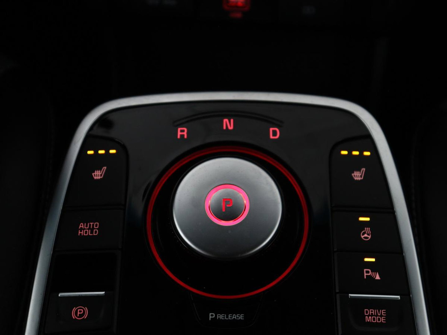 Kia e-Niro DynamicPlusLine 64 kWh | SOH 95.2% | Panoramadak | Half Leder | Adaptive cruise | Stuur/stoel verwarming | Camera | Park assist | Carplay | Climate control | Virtual dashboard | Full LED |
