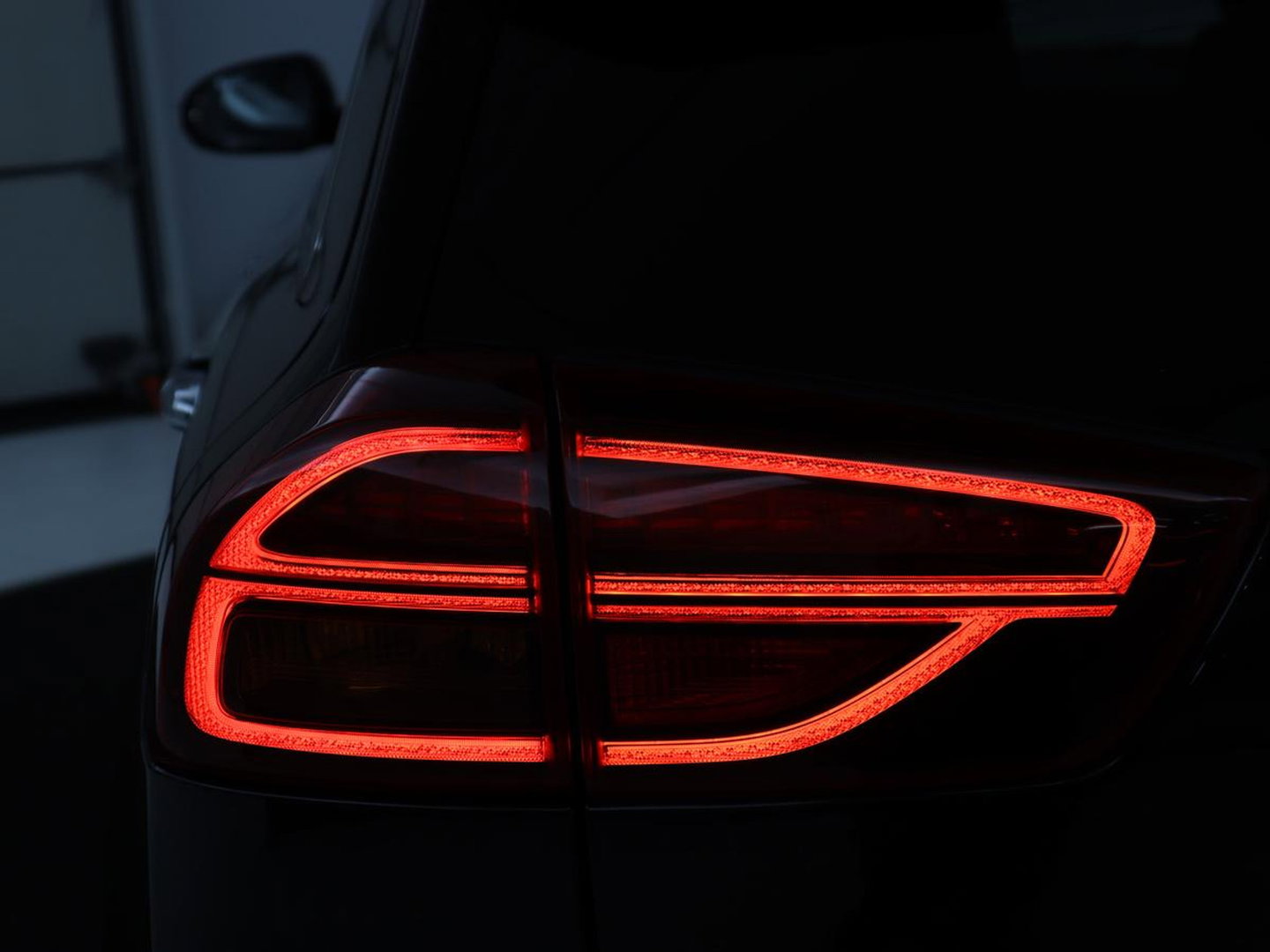 Kia e-Niro DynamicPlusLine 64 kWh | SOH 95.2% | Panoramadak | Half Leder | Adaptive cruise | Stuur/stoel verwarming | Camera | Park assist | Carplay | Climate control | Virtual dashboard | Full LED |