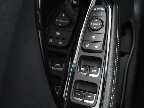 Kia e-Niro DynamicPlusLine 64 kWh | SOH 95.2% | Panoramadak | Half Leder | Adaptive cruise | Stuur/stoel verwarming | Camera | Park assist | Carplay | Climate control | Virtual dashboard | Full LED |