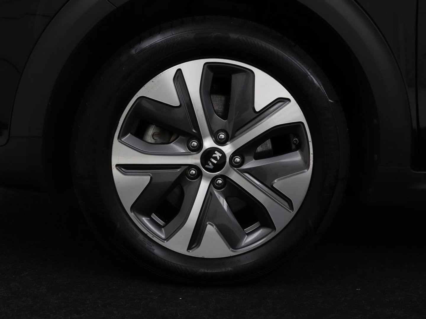 Kia e-Niro DynamicPlusLine 64 kWh | SOH 95.2% | Panoramadak | Half Leder | Adaptive cruise | Stuur/stoel verwarming | Camera | Park assist | Carplay | Climate control | Virtual dashboard | Full LED |
