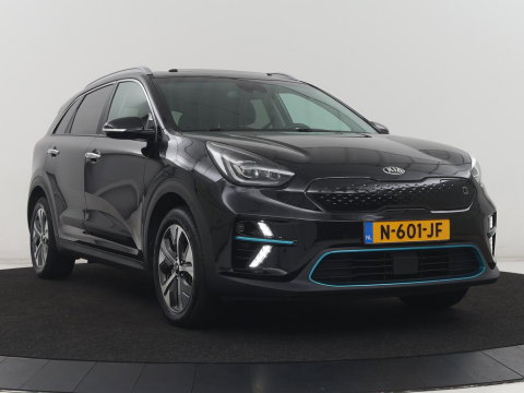 Kia e-Niro DynamicPlusLine 64 kWh | SOH 95.2% | Panoramadak | Half Leder | Adaptive cruise | Stuur/stoel verwarming | Camera | Park assist | Carplay | Climate control | Virtual dashboard | Full LED |