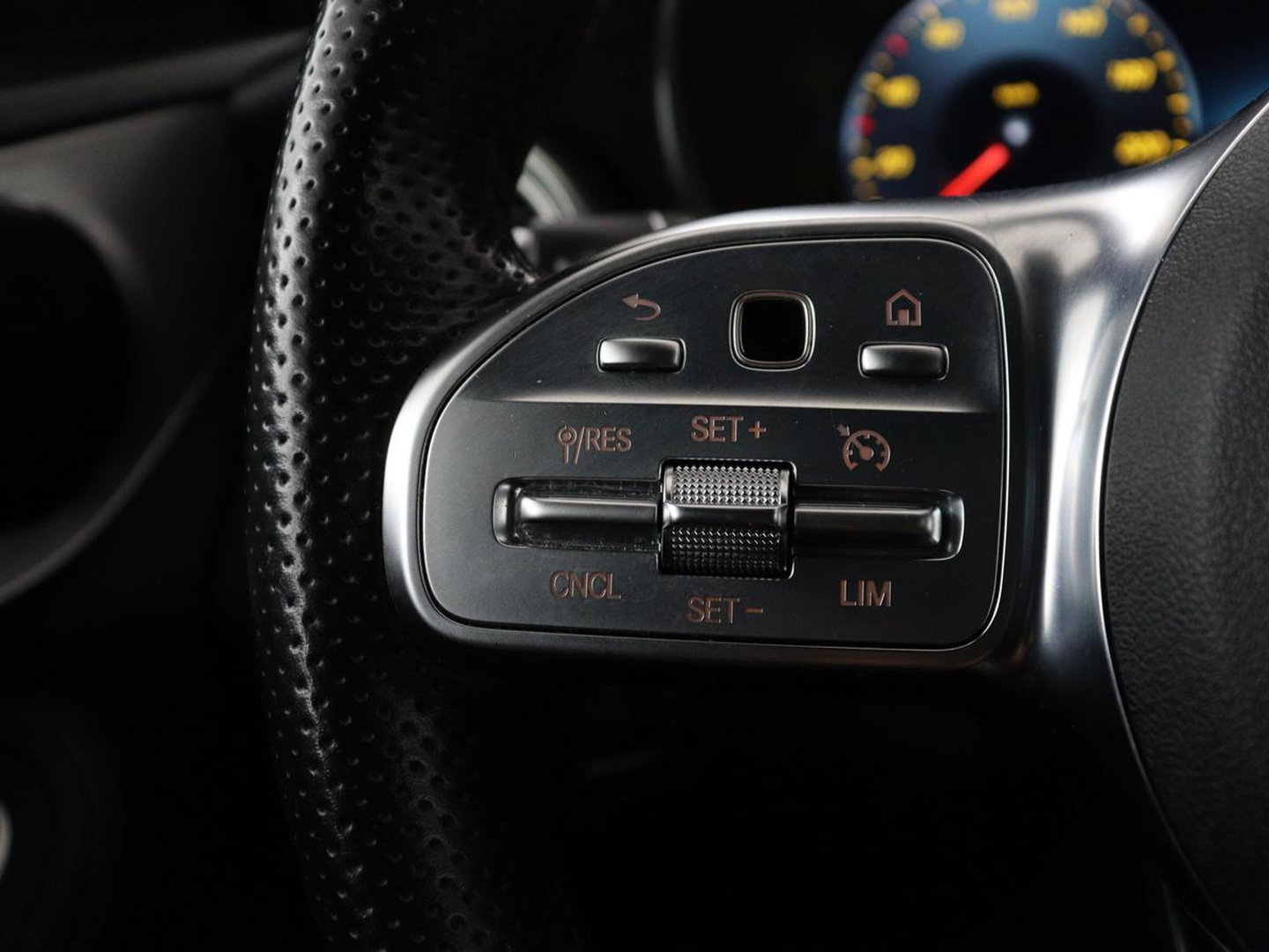 Mercedes-Benz C-Klasse Estate 180 Business Solution | Panoramadak | Half leder | Stoelverwarming | Virtueel dashboard | 360 Camera | Park assist | Climate control | Cruise control |