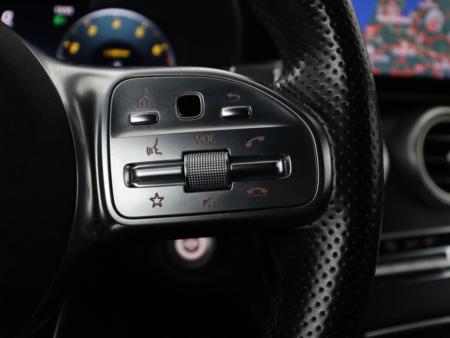 Mercedes-Benz C-Klasse Estate 180 Business Solution | Panoramadak | Half leder | Stoelverwarming | Virtueel dashboard | 360 Camera | Park assist | Climate control | Cruise control |