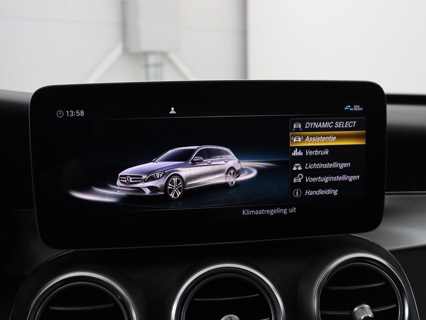 Mercedes-Benz C-Klasse Estate 180 Business Solution | Panoramadak | Half leder | Stoelverwarming | Virtueel dashboard | 360 Camera | Park assist | Climate control | Cruise control |