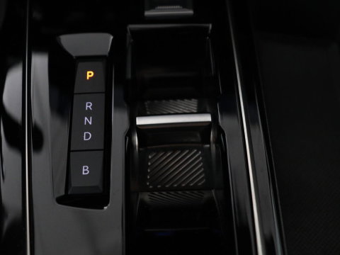 Peugeot 3008 1.6 HYbrid 225 Active Pack Business | SOH 98.8% | Half Leder | Adaptive cruise | 360 camera | Carplay | Climate control | Dodehoek detectie | DAB |