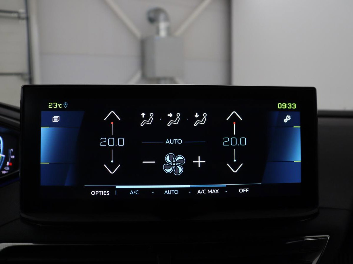 Peugeot 3008 1.6 HYbrid 225 Active Pack Business | SOH 98.8% | Half Leder | Adaptive cruise | 360 camera | Carplay | Climate control | Dodehoek detectie | DAB |