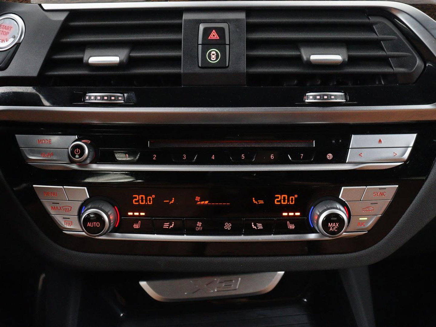 BMW X3 xDrive20i High Executive M-sport | Panoramadak | Head-up | Leder | Adaptive cruise | Camera | Park assist | Climate control | Stoelverwarming | Full LED | 3 zone klimaat |