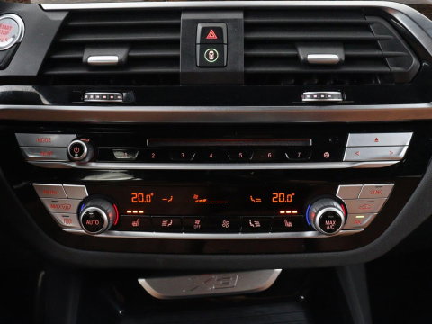 BMW X3 xDrive20i High Executive M-sport | Panoramadak | Head-up | Leder | Adaptive cruise | Camera | Park assist | Climate control | Stoelverwarming | Full LED | 3 zone klimaat |
