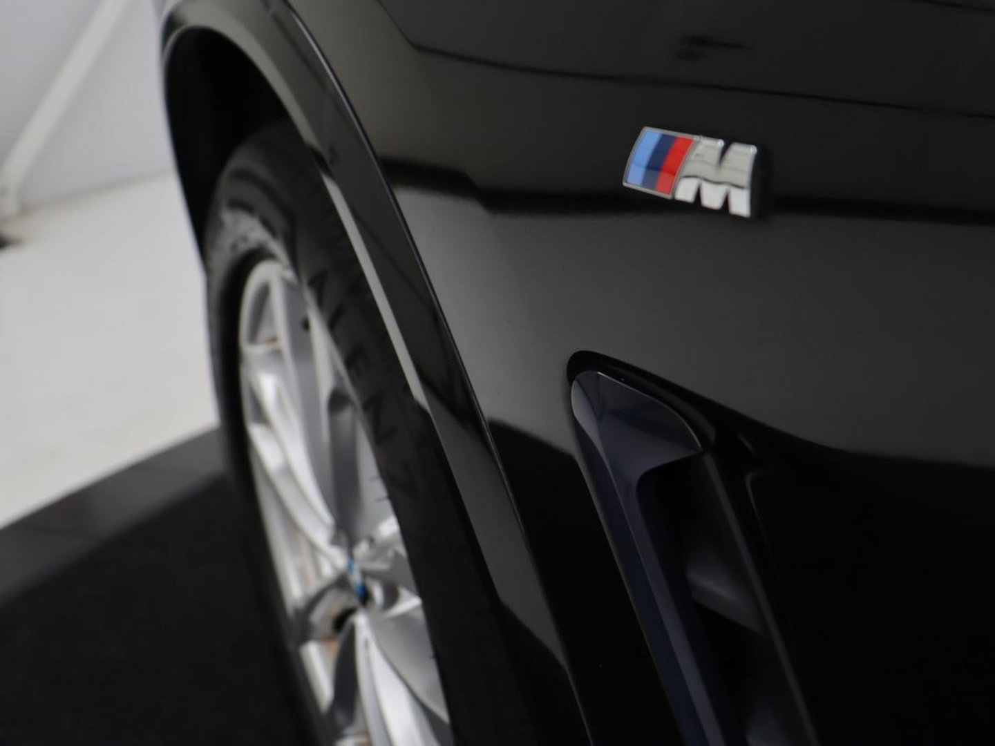 BMW X3 xDrive20i High Executive M-sport | Panoramadak | Head-up | Leder | Adaptive cruise | Camera | Park assist | Climate control | Stoelverwarming | Full LED | 3 zone klimaat |