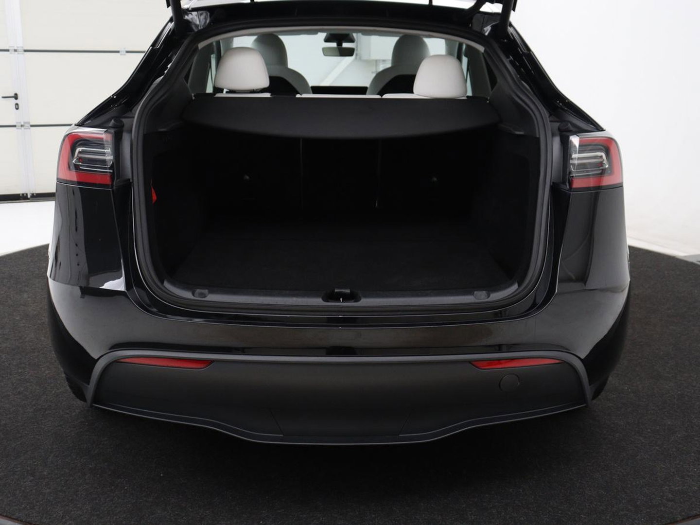 Tesla Model Y Performance AWD 75 kWh | SOH 94.8% | Traffic-Aware Cruise control | Leder | Achterbank verwarming | 21'' | Full LED | Panoramadak |