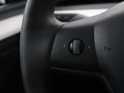 Tesla Model Y Performance AWD 75 kWh | SOH 94.8% | Traffic-Aware Cruise control | Leder | Achterbank verwarming | 21'' | Full LED | Panoramadak |