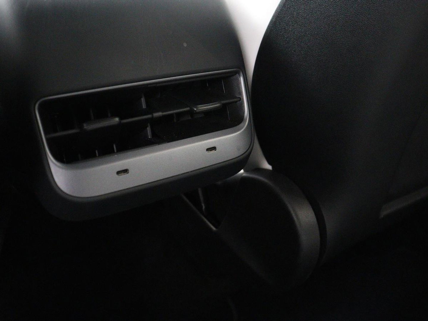 Tesla Model Y Performance AWD 75 kWh | SOH 94.8% | Traffic-Aware Cruise control | Leder | Achterbank verwarming | 21'' | Full LED | Panoramadak |
