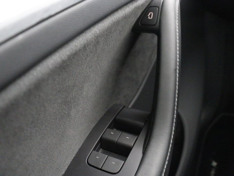 Tesla Model Y Performance AWD 75 kWh | SOH 94.8% | Traffic-Aware Cruise control | Leder | Achterbank verwarming | 21'' | Full LED | Panoramadak |