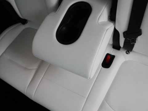 Tesla Model Y Performance AWD 75 kWh | SOH 94.8% | Traffic-Aware Cruise control | Leder | Achterbank verwarming | 21'' | Full LED | Panoramadak |