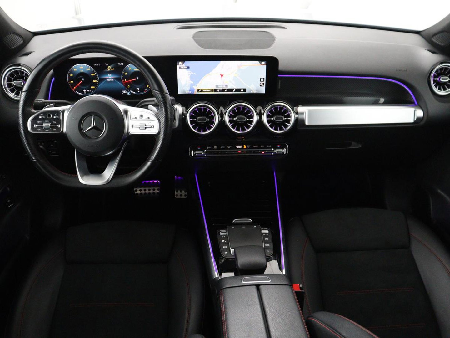 Mercedes-Benz GLB 200 Business Solution AMG 7p. | Panoramadak | Elec. Trekhaak | Half Leder | Memory | Sfeerverlichting | Stoelverwarming | Camera | Park assist |